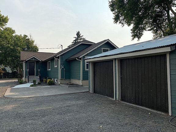 3rd image of 428 SW 12th St