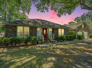6 Hunters Forest Dr, Charleston, SC 29414