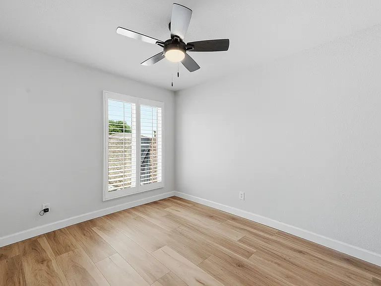 2610 S Fairfield Dr — Photo 6
