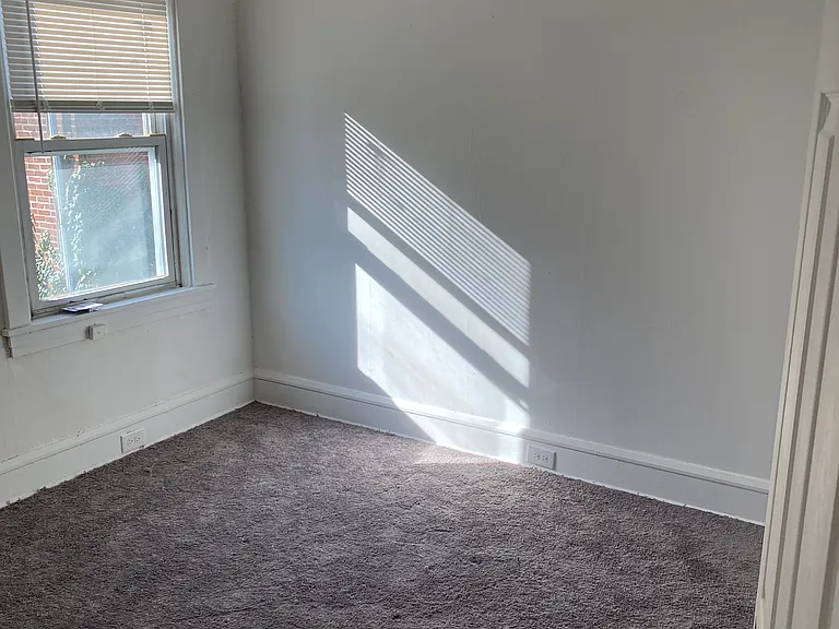 1008 Terrill St — Photo 8