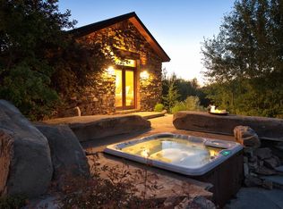 40 E Lochen Fen Ln, Alta, WY 83414