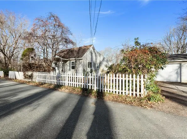 49 Holmes Road, East Lyme, CT 06333