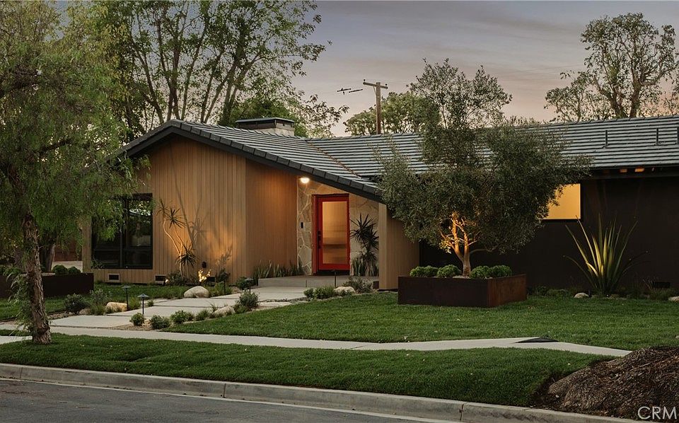 1st image of 5401 E El Parque St