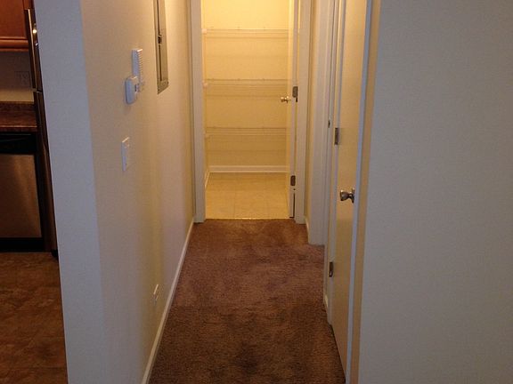 Hallway to bathroom/Bedroom