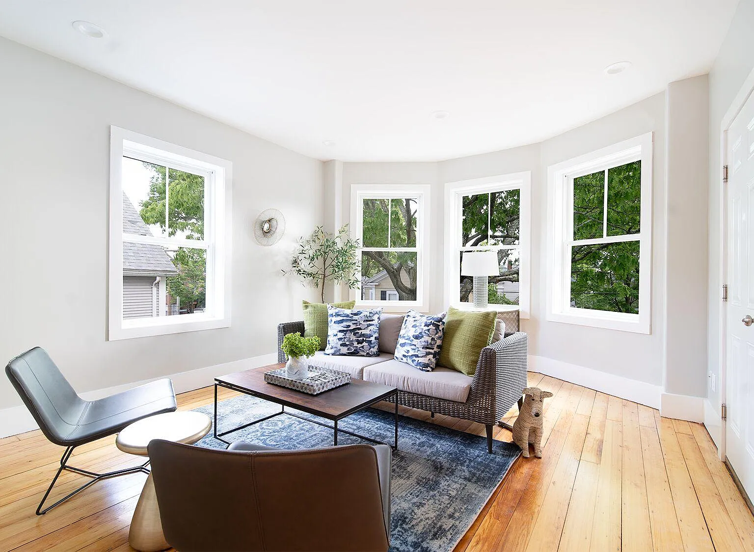 4 bed, $5,100 — Photo 3