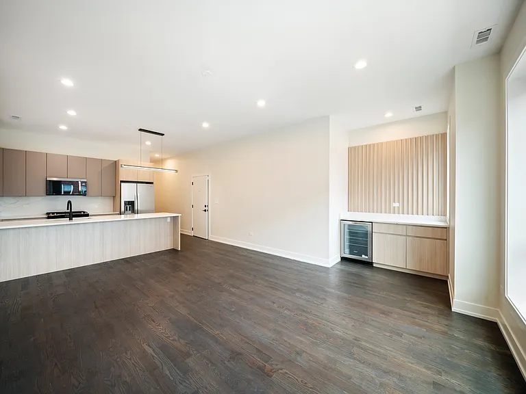 412 E 50th Pl #2 — Photo 8