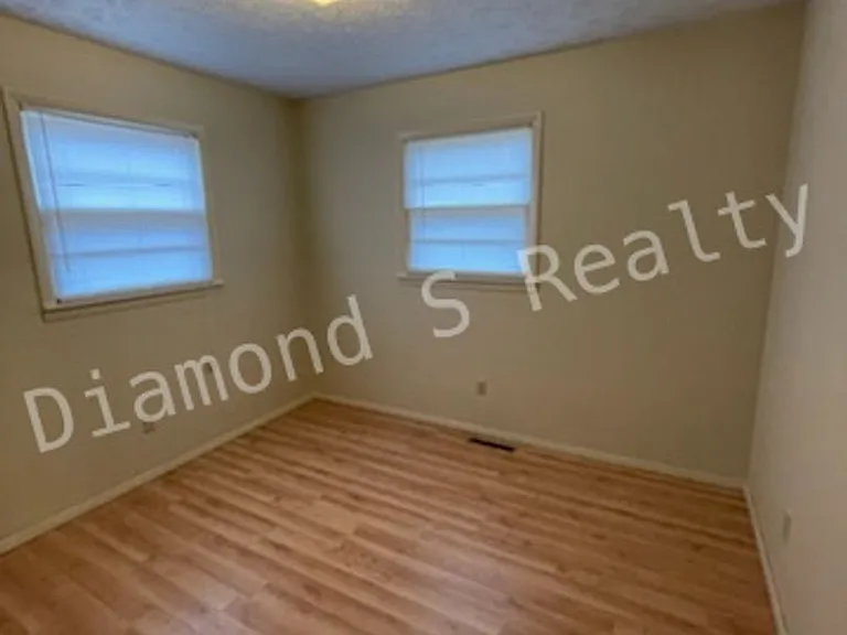 2264 E Nora St — Photo 6
