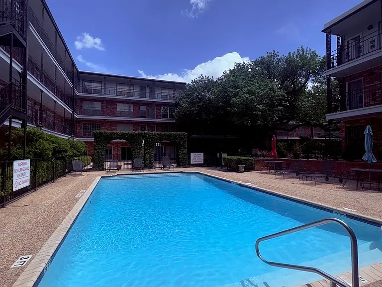 8401 N New Braunfels Ave #245 — Photo 17
