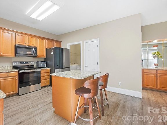 5th image of 14010 Wild Elm Rd
