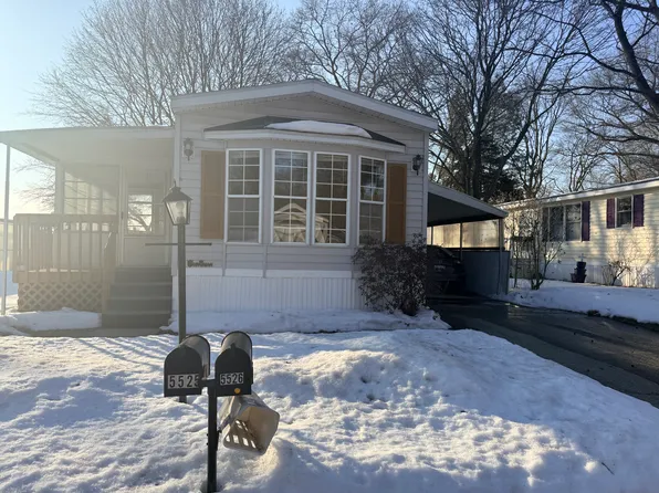 5525 Seagull Dr NE #101, Belmont, MI 49306