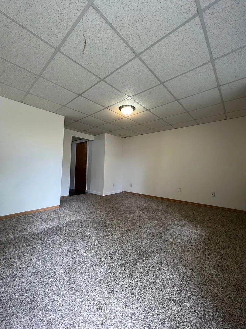 One Bedroom Apartment Near Campus — Photo 4