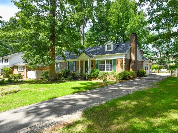 2906 Stratford Dr, Greensboro, NC 27408