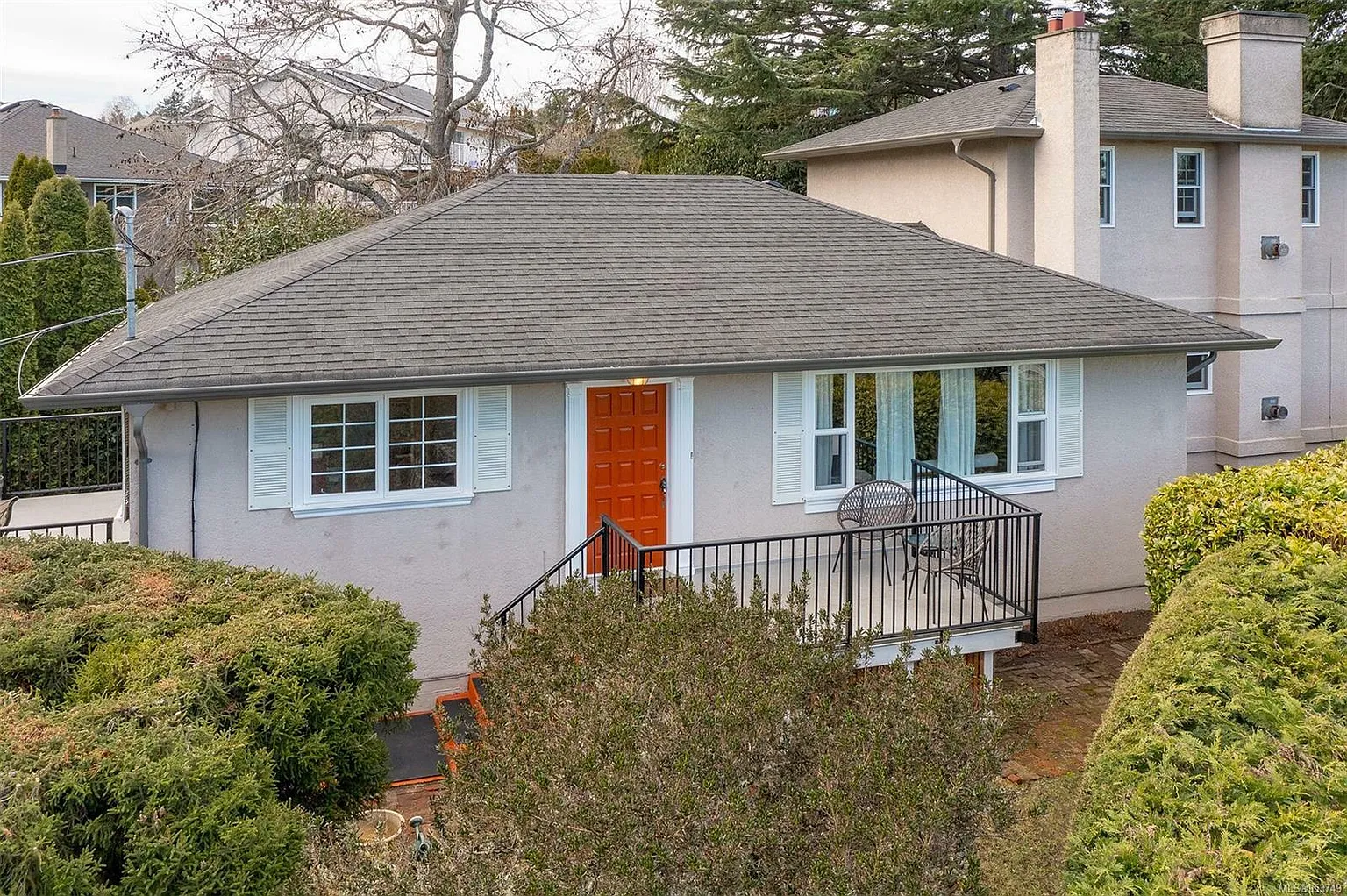 2361 Arbutus Rd photo 1