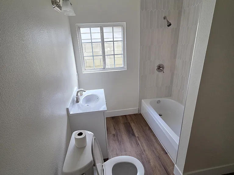 1345 S Flower St — Photo 6