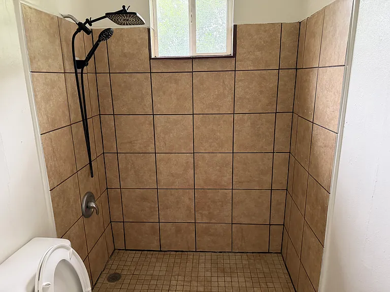 7911 Airlift Ave — Photo 5