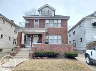 1456 Beaconsfield Ave, Grosse Pointe Park, MI 48230