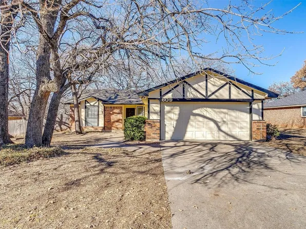 609 Timberoaks Dr, Azle, TX 76020