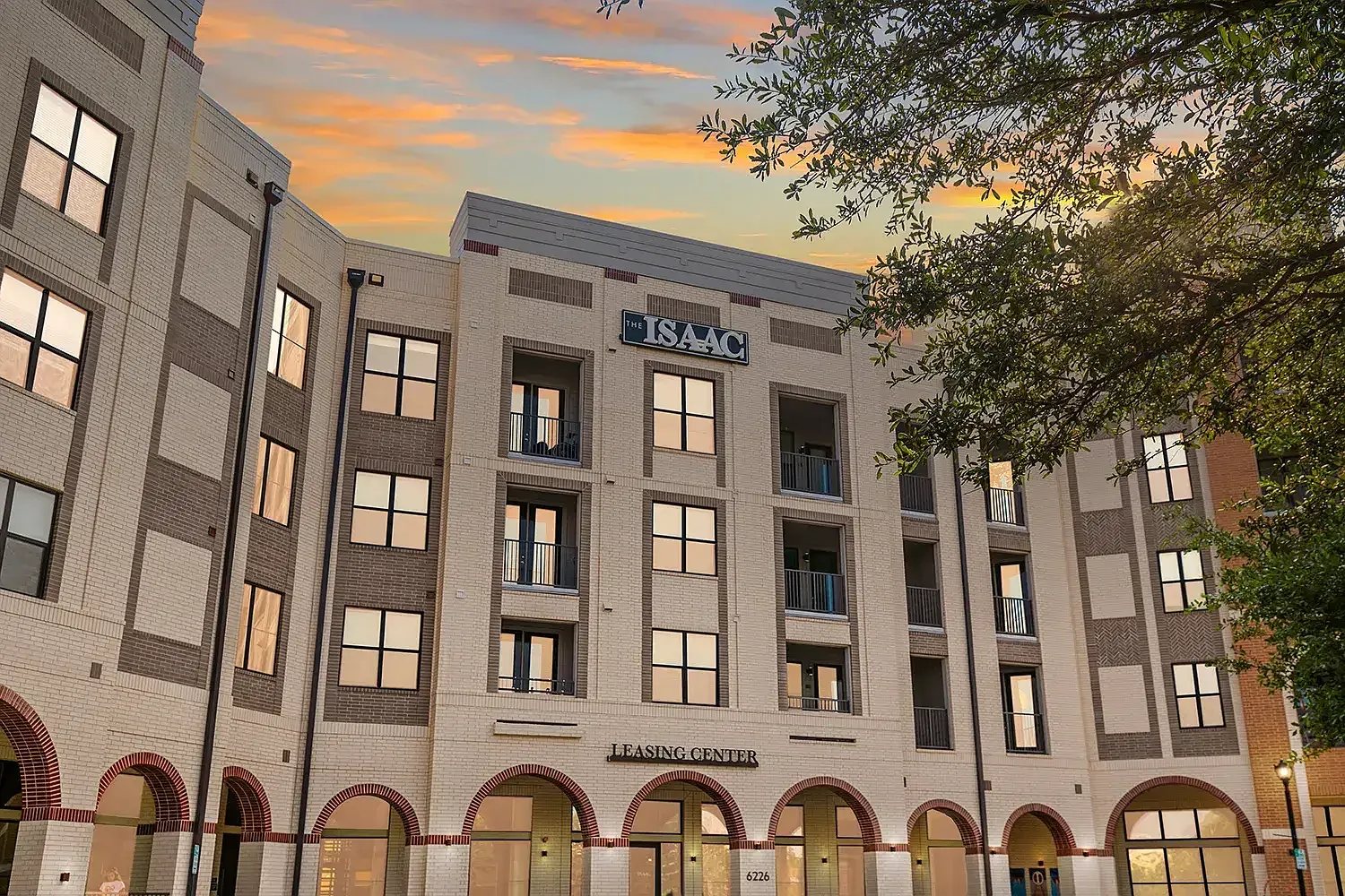 Isaac Apartments — Photo 1