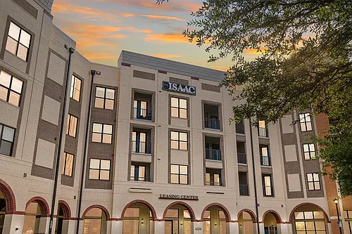 Isaac Apartments Photo 1