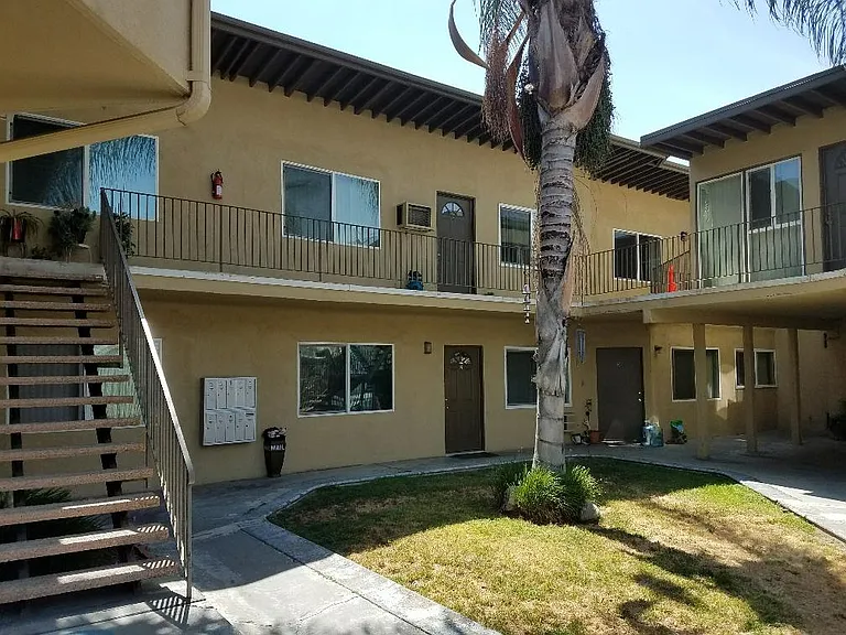 15480 Moorpark St #7 — Photo 13