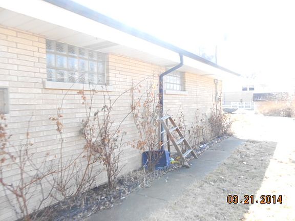 5th image of 6219 W 127th Pl