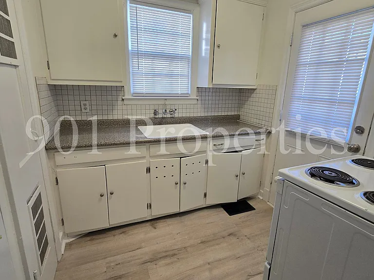 3708 Park Ave — Photo 8