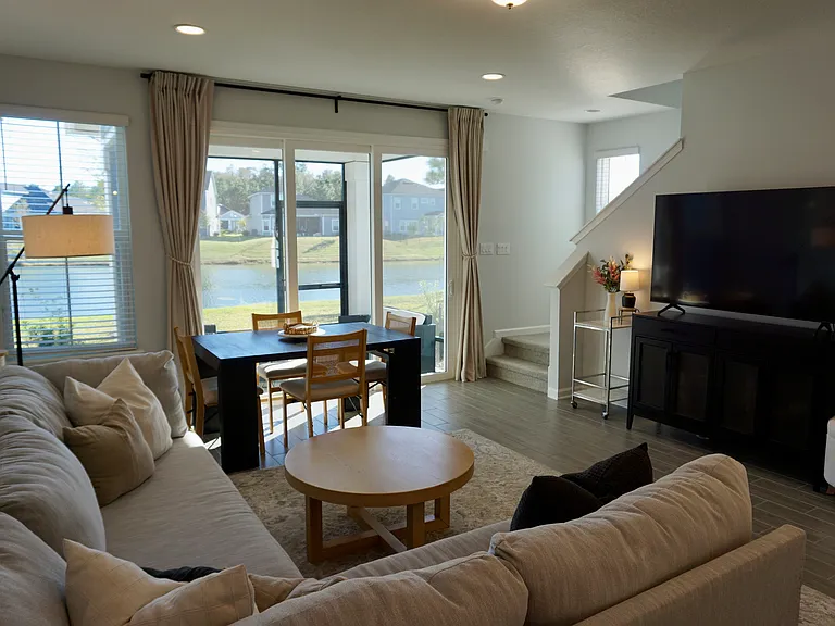 250 Brandon Lakes Dr — Photo 11
