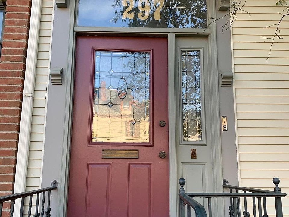 1st image of 297 W 1st Ave