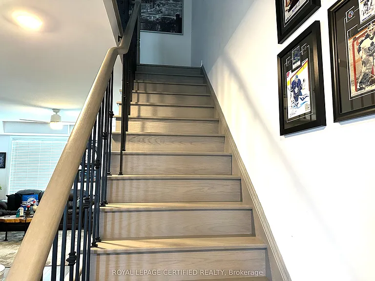 14 Ambereen Pl — Photo 11
