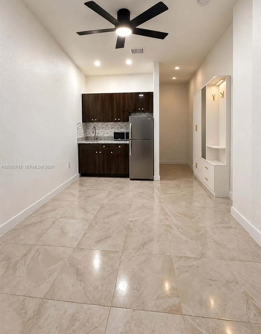 Tropical Breeze Townhouse — Photo 4