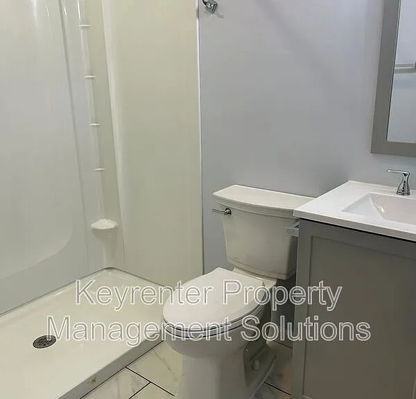 421 N Charlotte Ave — Photo 20