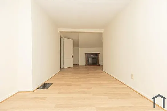 307 Richardt Ave — Photo 10