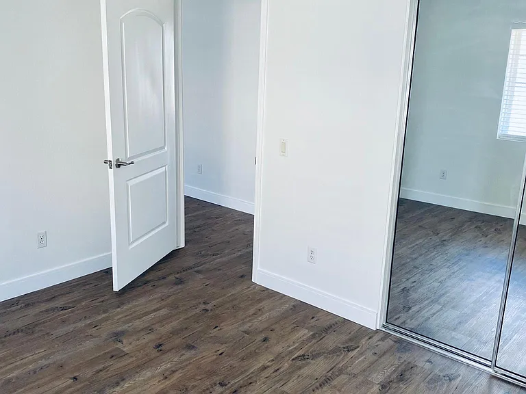 532 N Mariposa Ave #204 — Photo 11