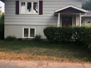 2003 13th Ave S, Grand Forks, ND 58201
