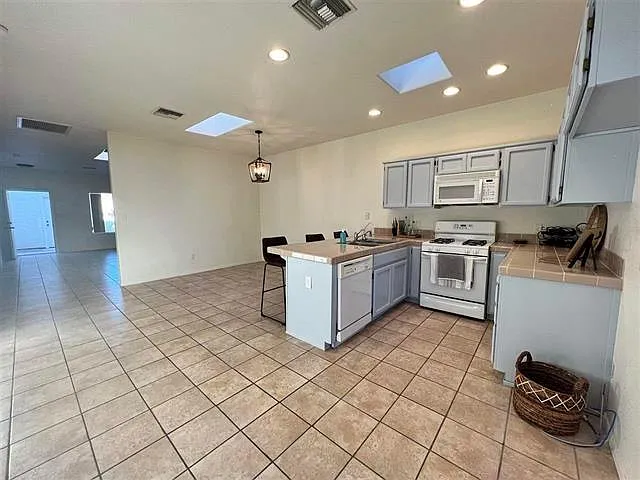 10205 S Del Rey Dr — Photo 7