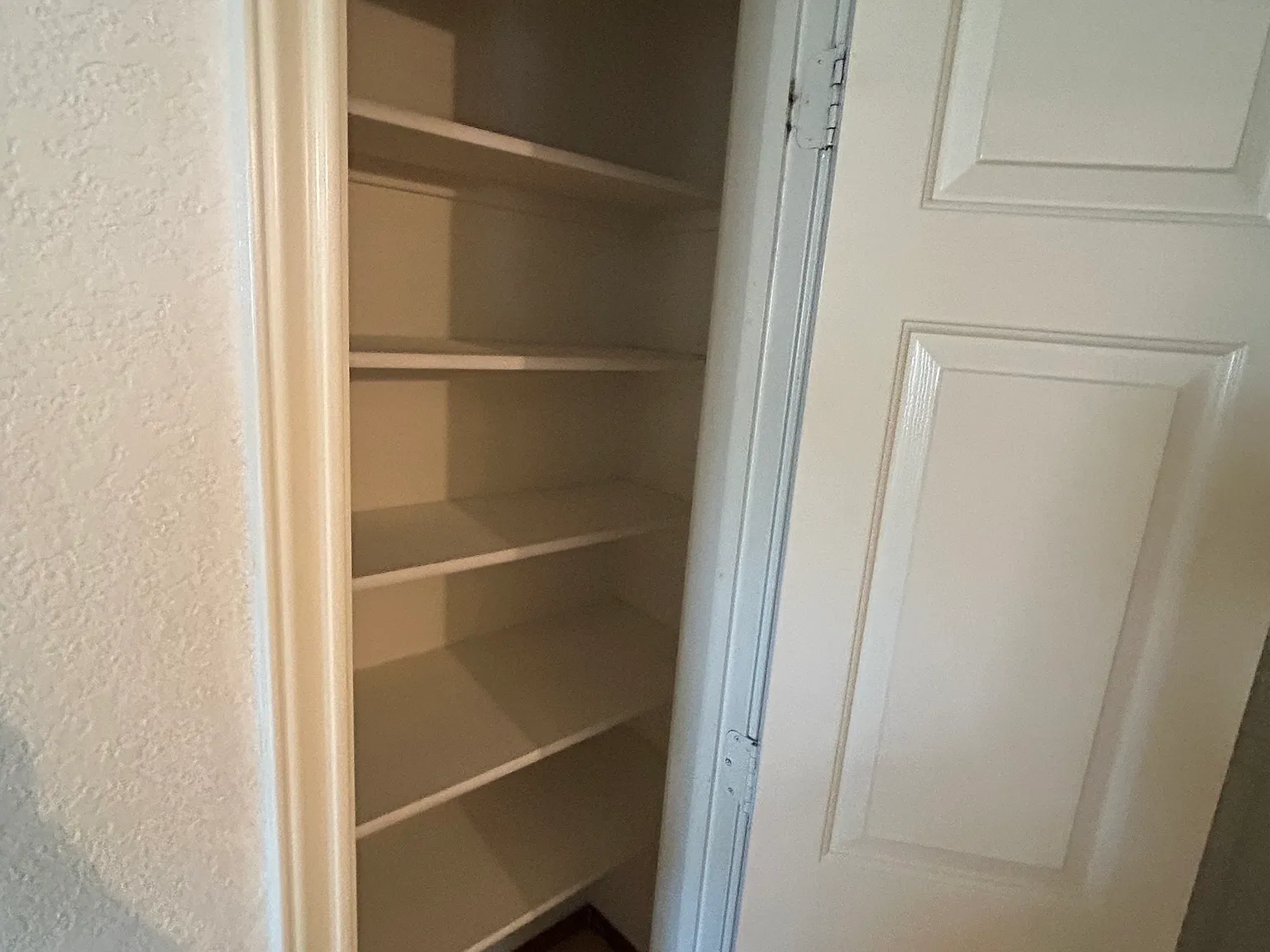 4 bed, 2618 sqft, $2,950 — Photo 4