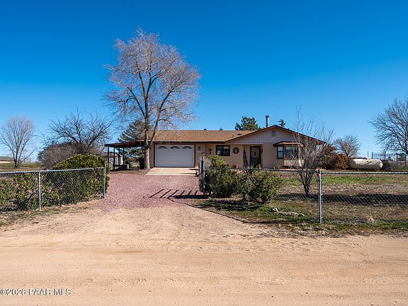 3rd image of 1625 S Robin Ln