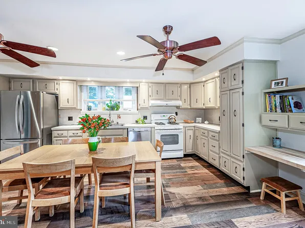 201 Lehigh Rd S, Glassboro, NJ 08028