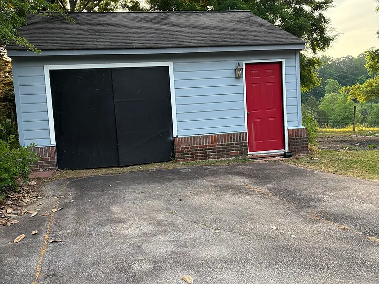 92 Bailey Rd — Photo 3