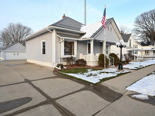 206 W Washington St, Galveston, IN 46932