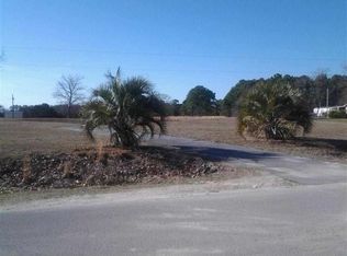 1 River Oaks Dr #1, Stella, NC 28582