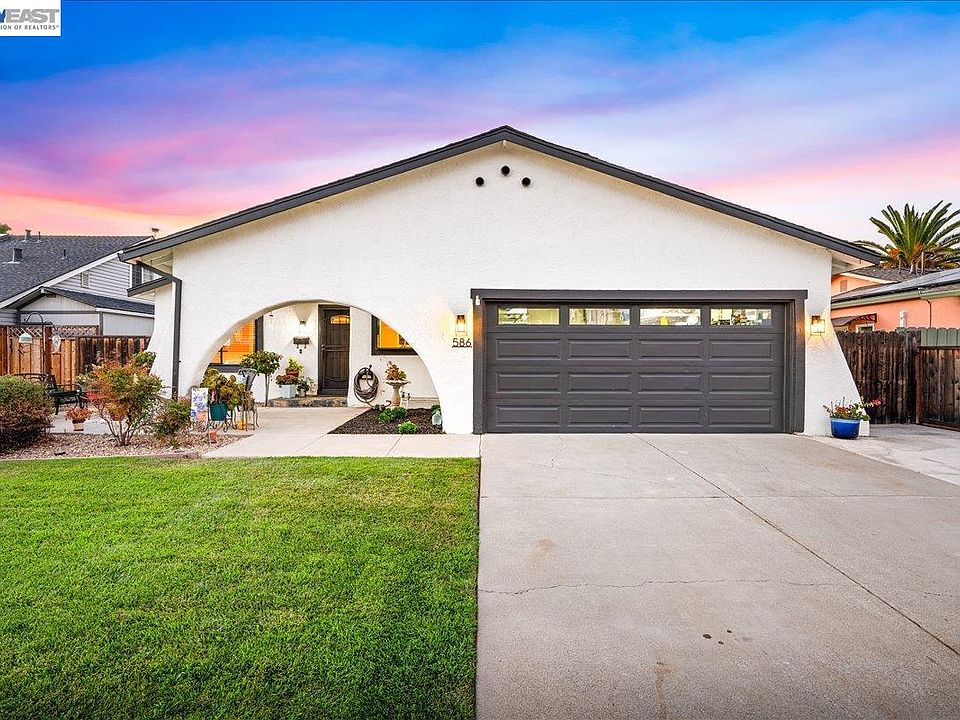 1st image of 586 Colusa Way