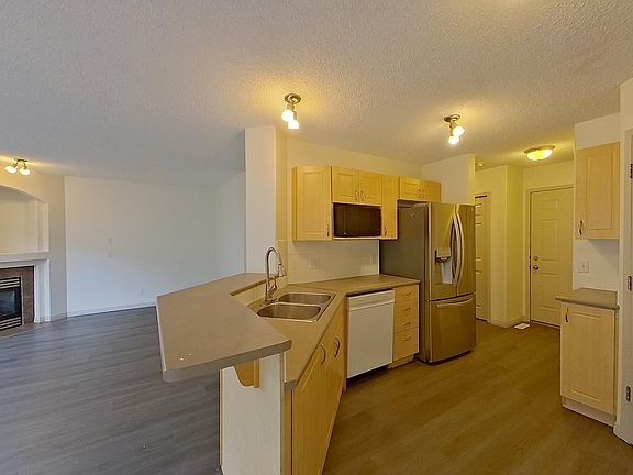 4th image of 155 Crocus Cres #57