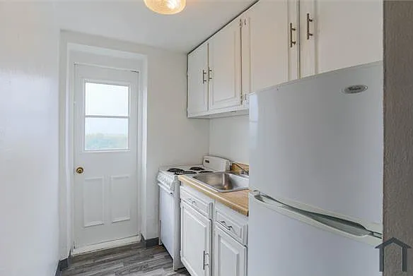 2 bed, 745 sqft, $1,255 — Photo 2