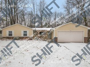 5671 Christie Ave SE, Kentwood, MI 49508