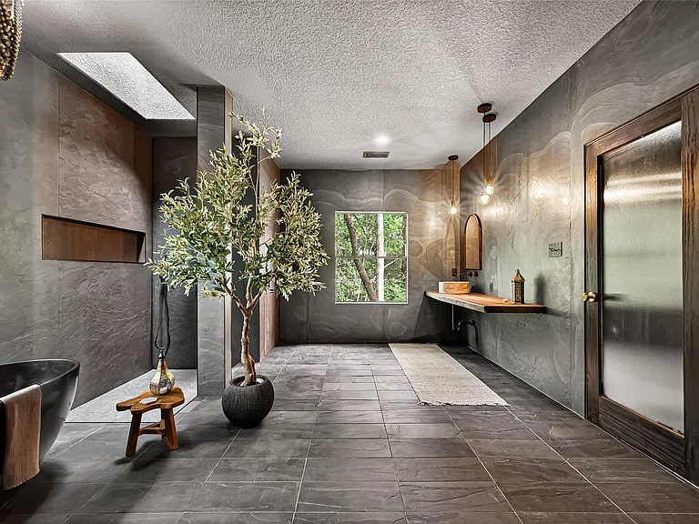 41 Creek Forest Ln — Photo 24
