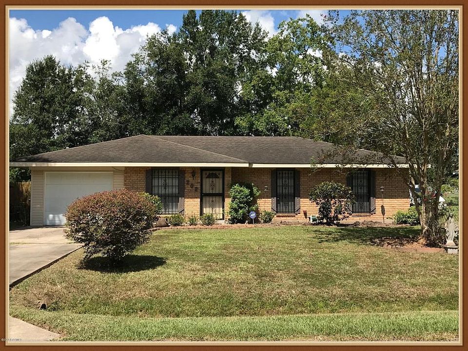 1st image of 202 Lindsey Cir