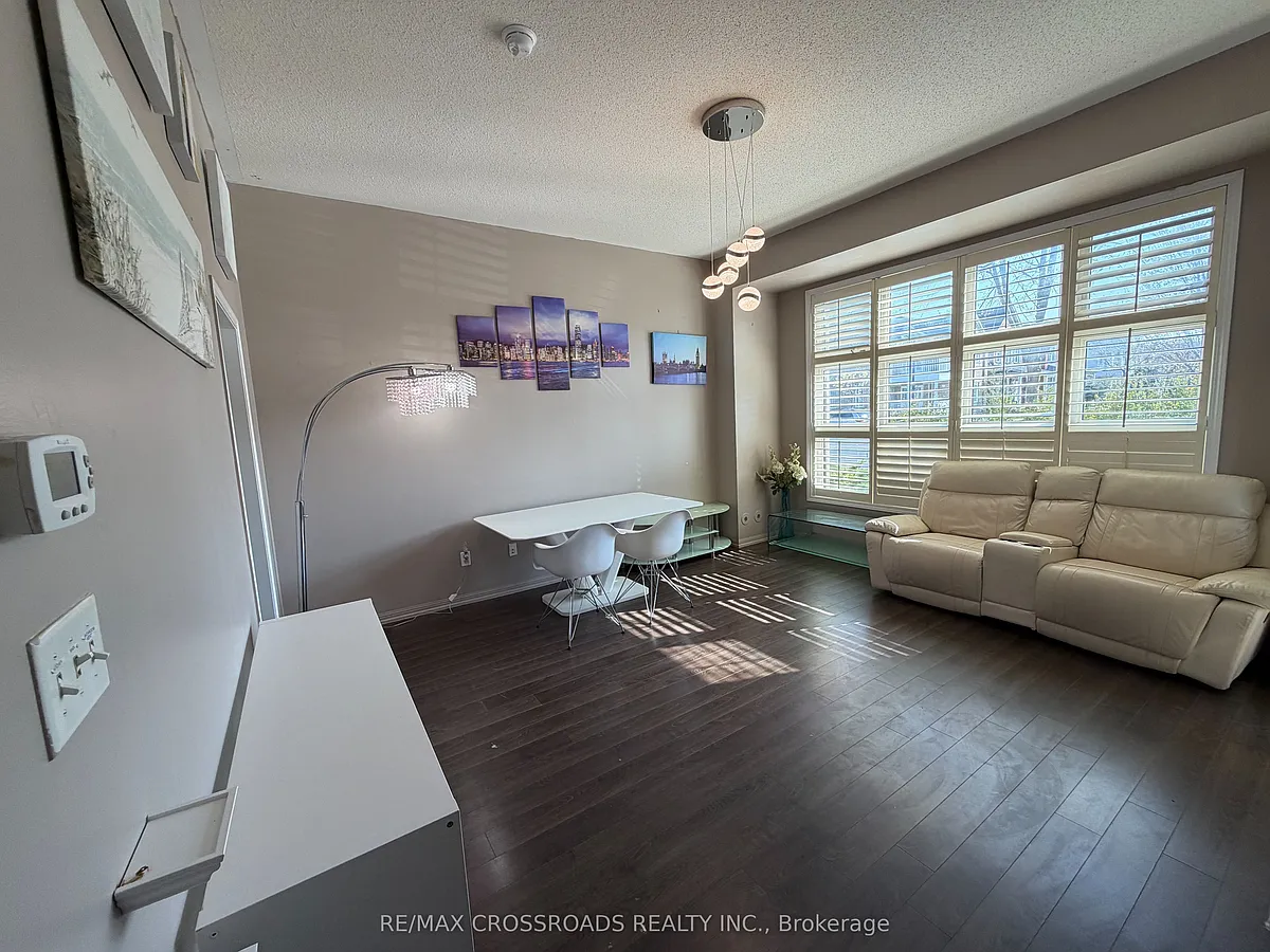Building Photo - 2707 Bur Oak Ave #2