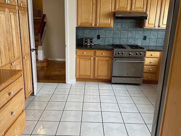 5th image of 3901 Ocean Ave