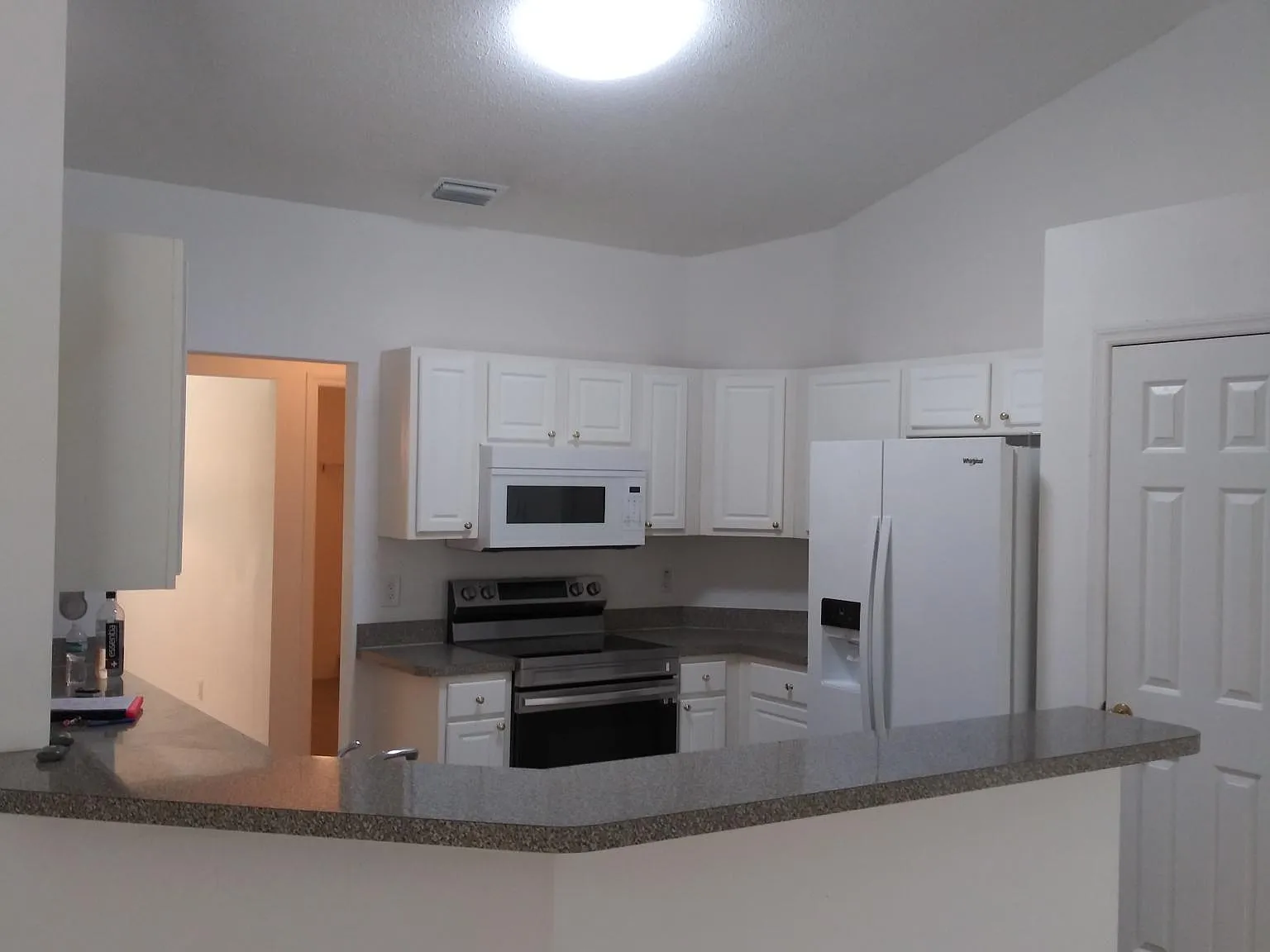 3 bed, 2009 sqft, $2,600 — Photo 3